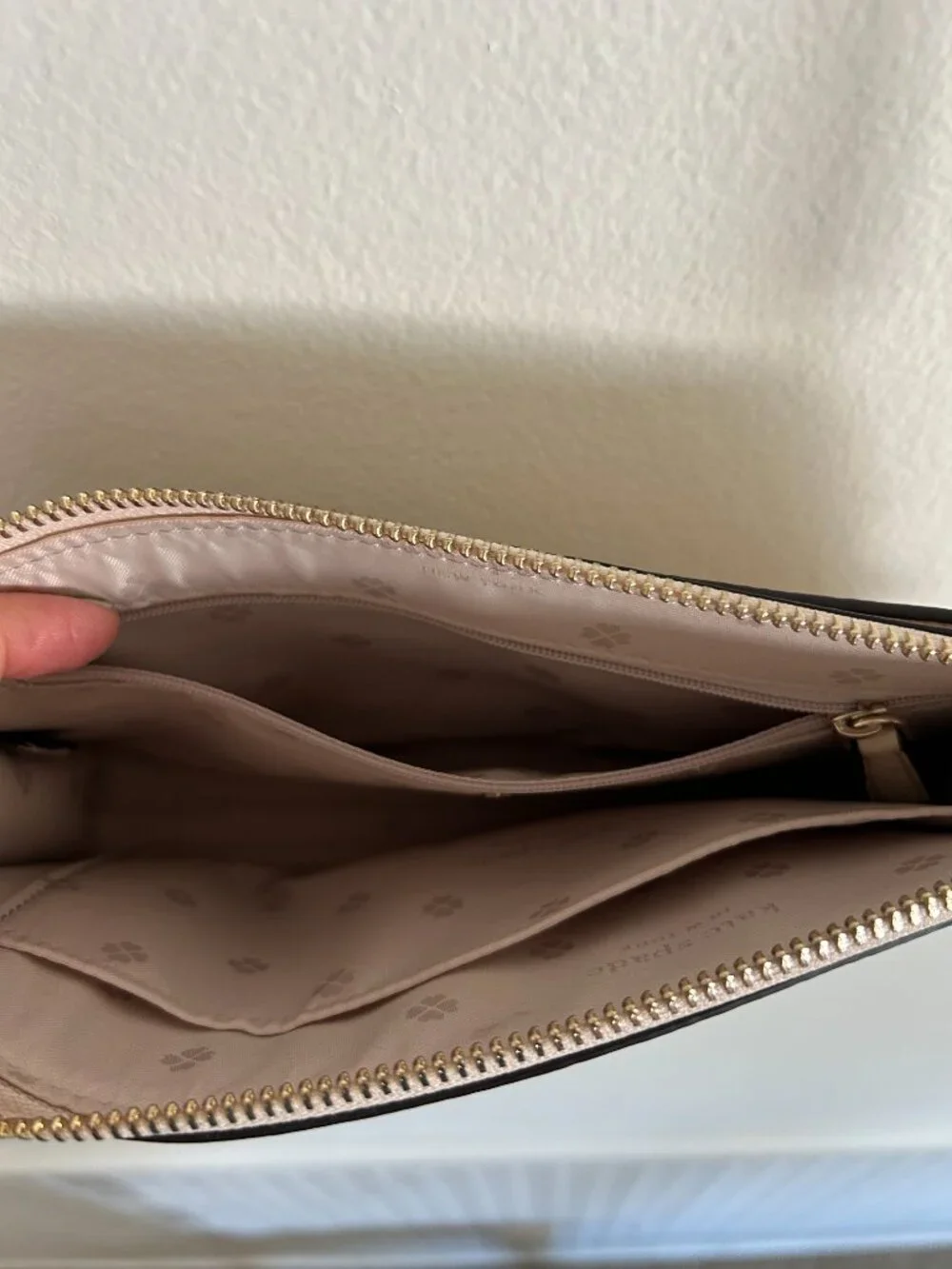 Kate Spade New York Knott Small Leather Crossbody Bag in Milk Glass Cream